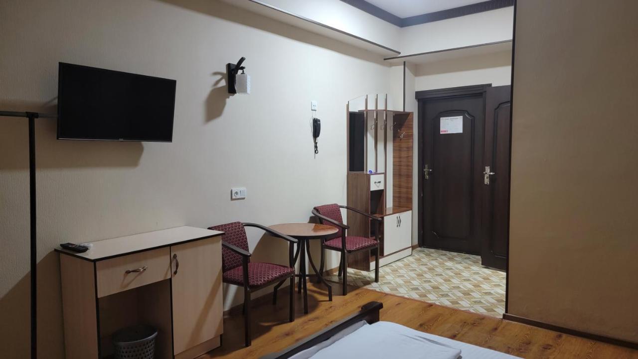Mufarshox Hotell Bukhara Eksteriør bilde